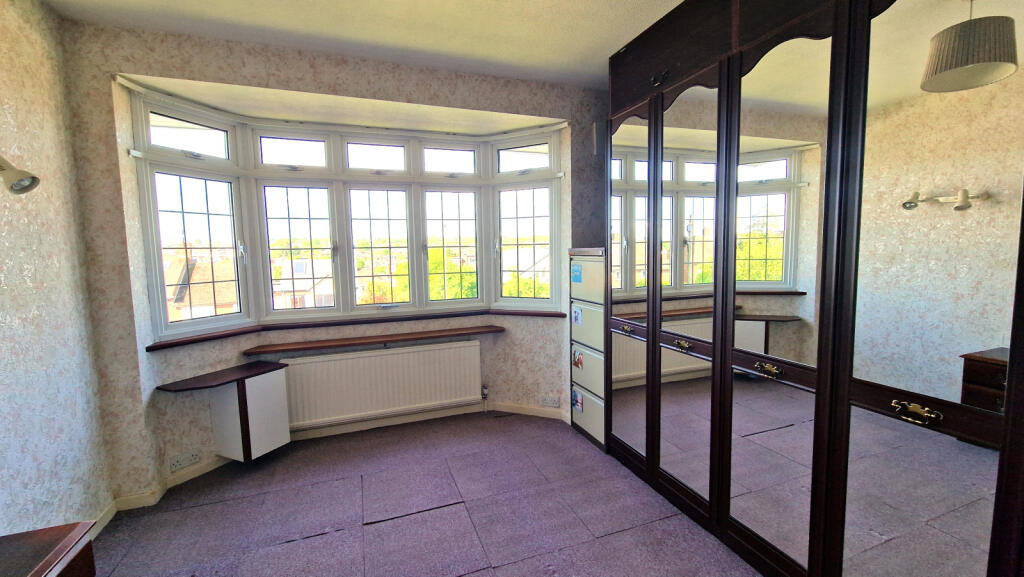 FRONT BEDROOM