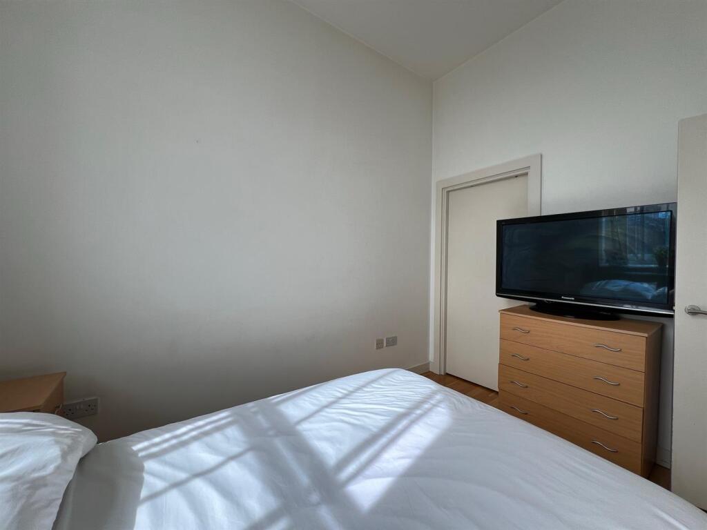 Bedroom One 02.JPG