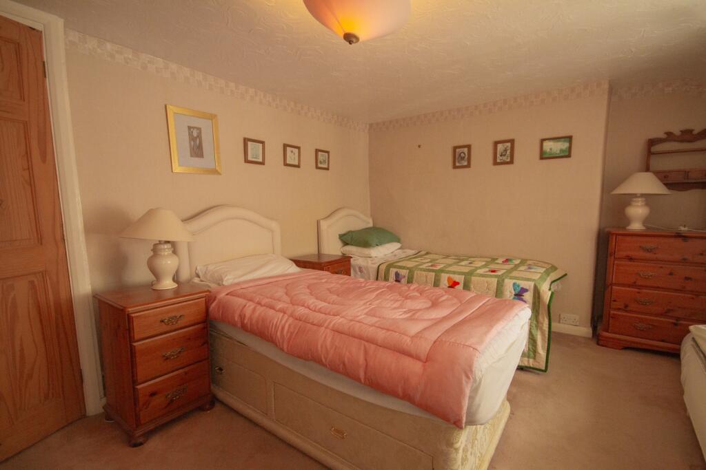 To Book A Viewing Call TPS Lostwithiel on 01208 87