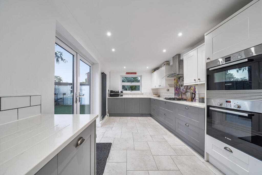 1363411-5-68e4035...