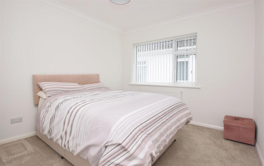 Bedroom 2.JPG