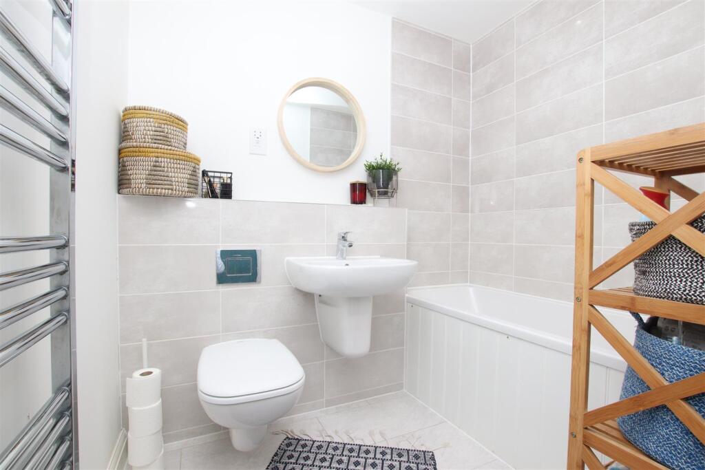 Bathroom.JPG