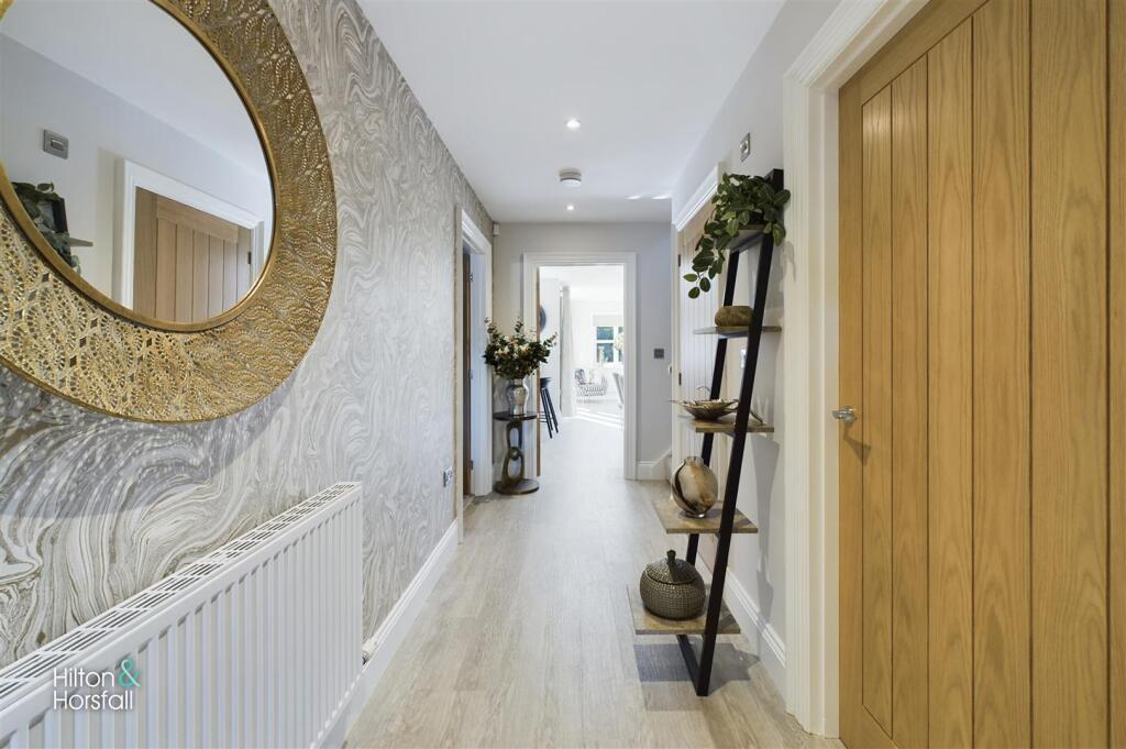 Internal Photo (Plot 8)