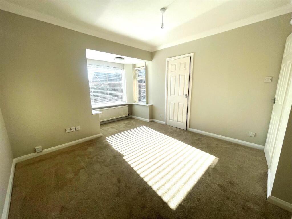 Bedroom 1.jpg