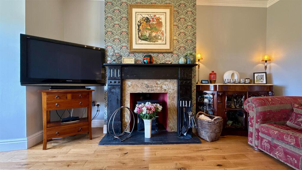 SITTING ROOM