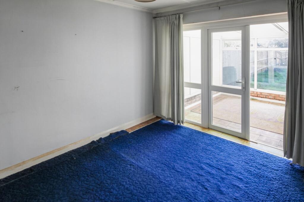 27 Sunstar Lane, Polegate, East Sussex BN26 5HS