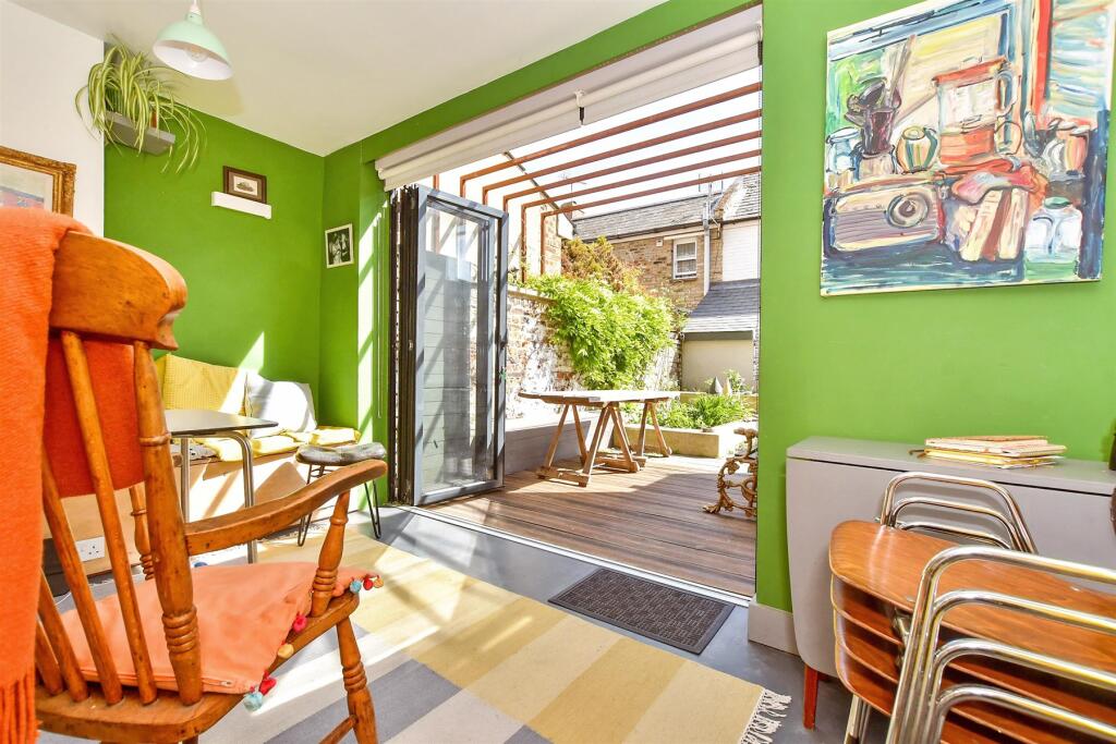 External Lifestyle Photograph