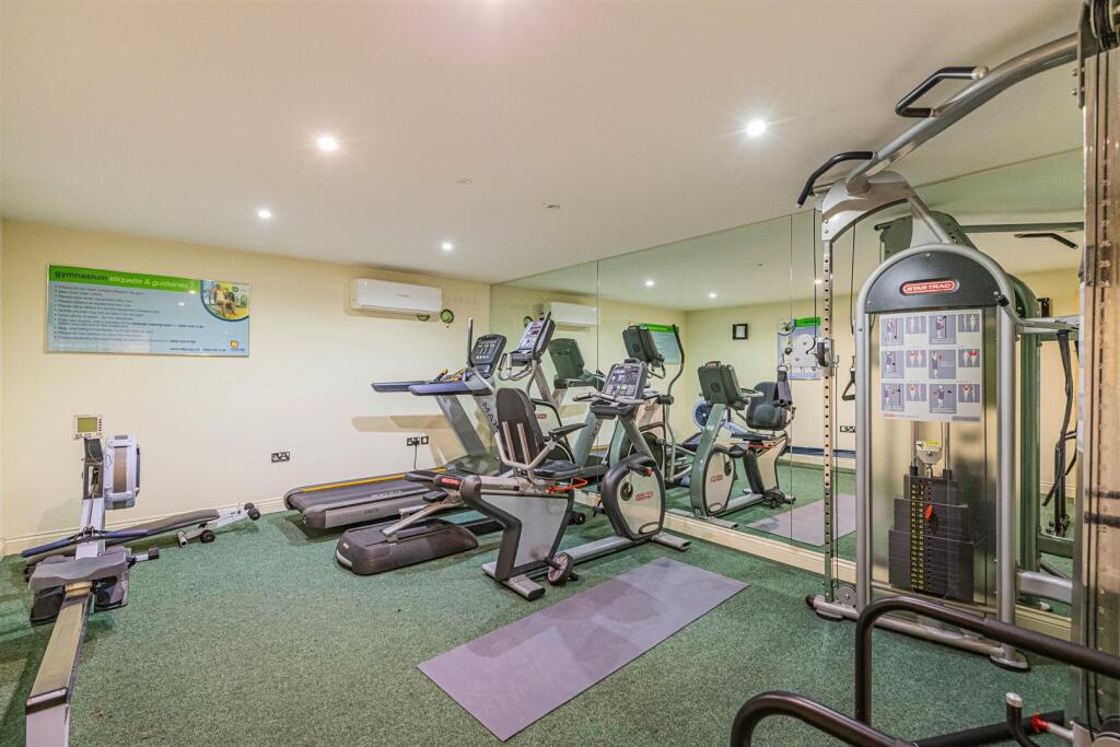 Clive Hall Court 17-14.jpg