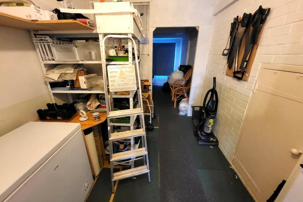21' Garage/ Store