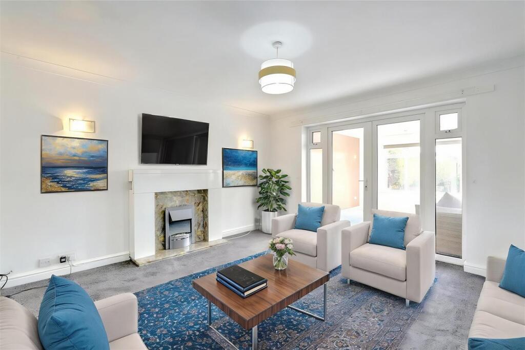 nDGEs2Rhf0WOisM1RzIcUw - Living Room - Standard - 