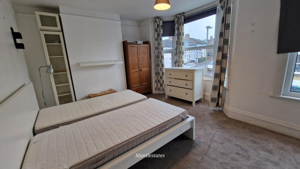 FRONT BEDROOM