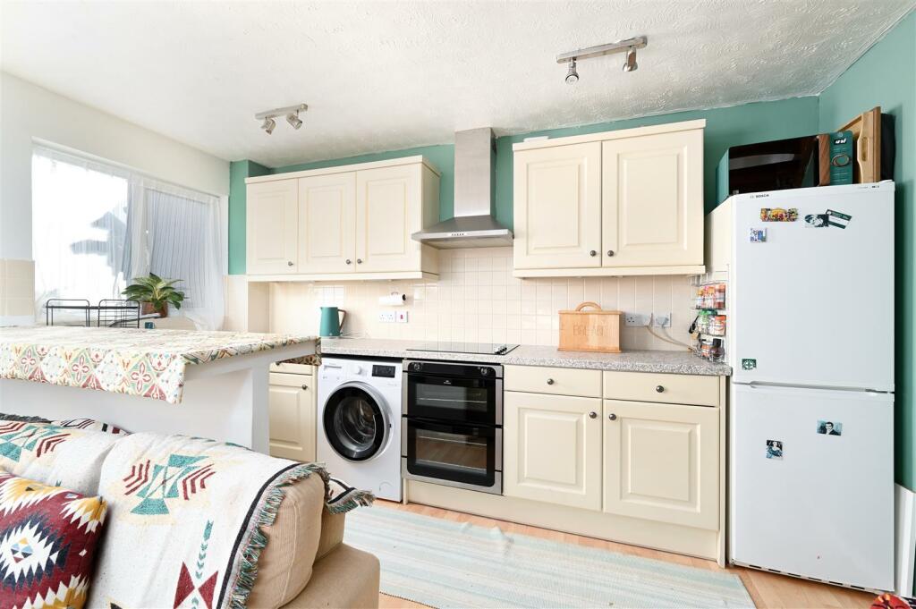 -sidehill-drive-portslade-bn41 (7).jpg