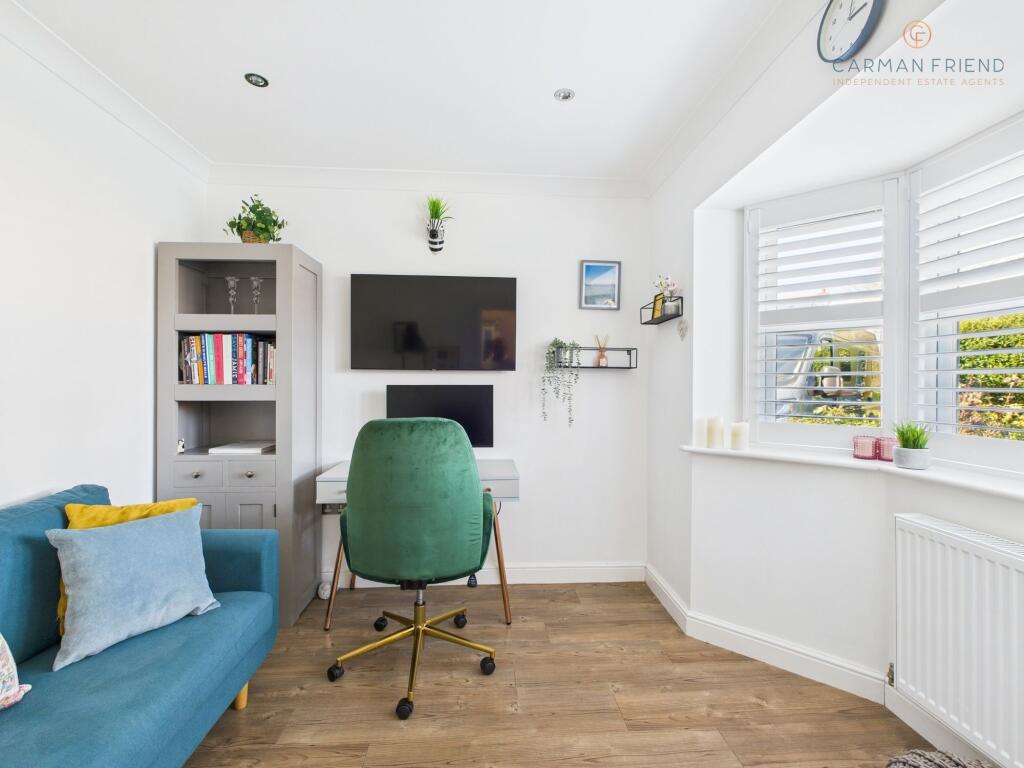 Snug/Playroom