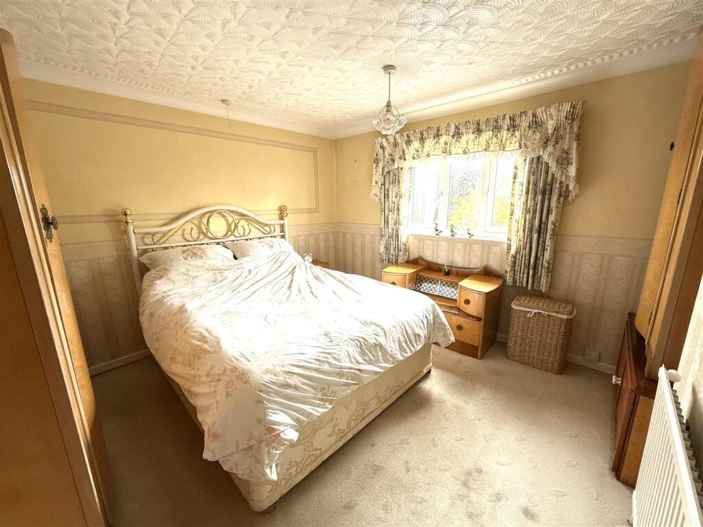 43 uttox bed 4.jpeg