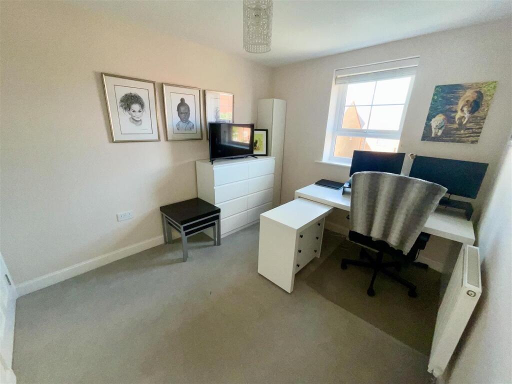 Bedroom 3/Office