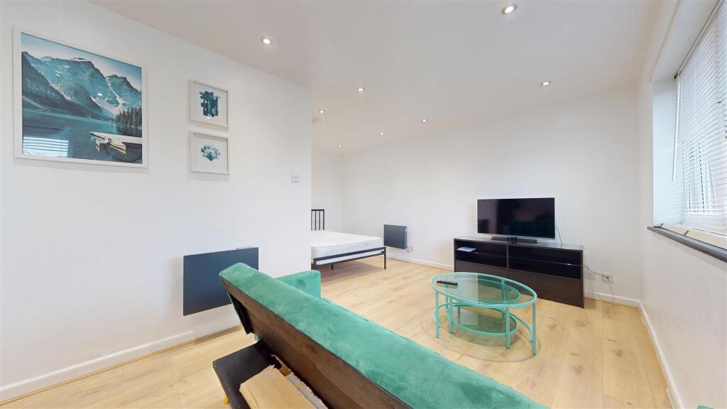 Castell Grove