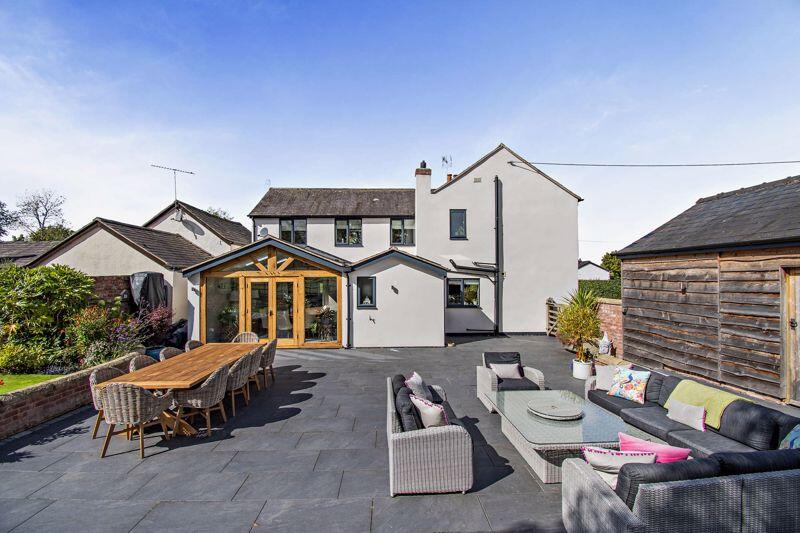 Patio/Entertaining Area