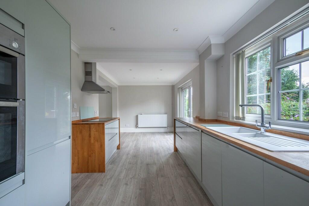 10 Falmouth Garde...