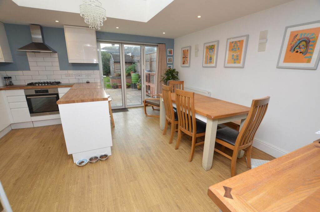 Kitchen/B'fast Room