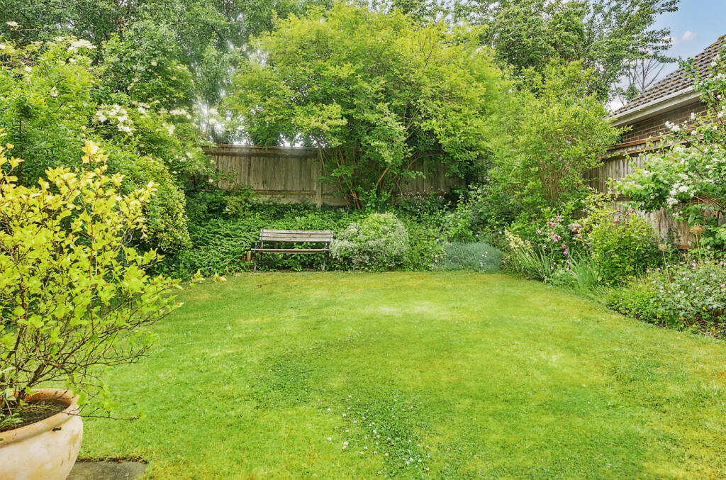 1303083-6-683ee9b...