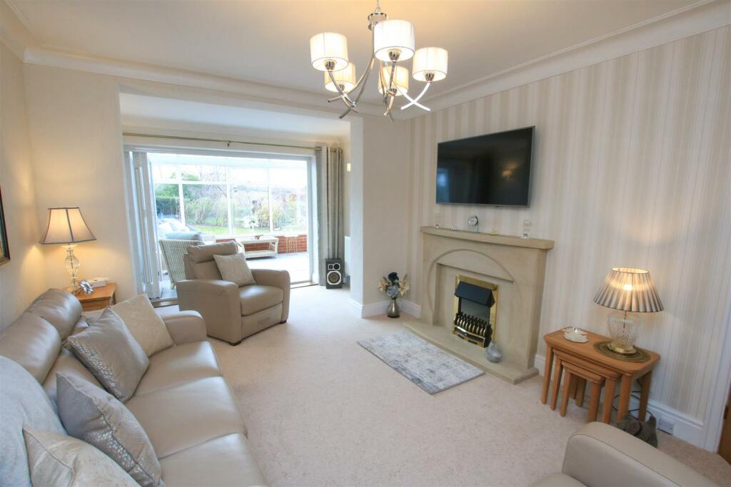 PRINCIPAL SITTING ROOM