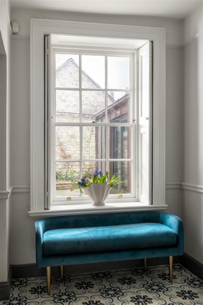22 - 39 Cheltenham Road - GL7 2HU - Web.jpg