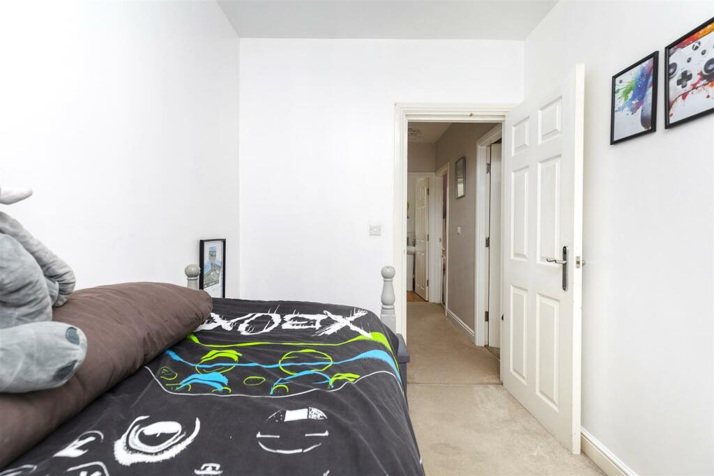 Bramleys Estate Agents - Heatherdale - Halifax (18