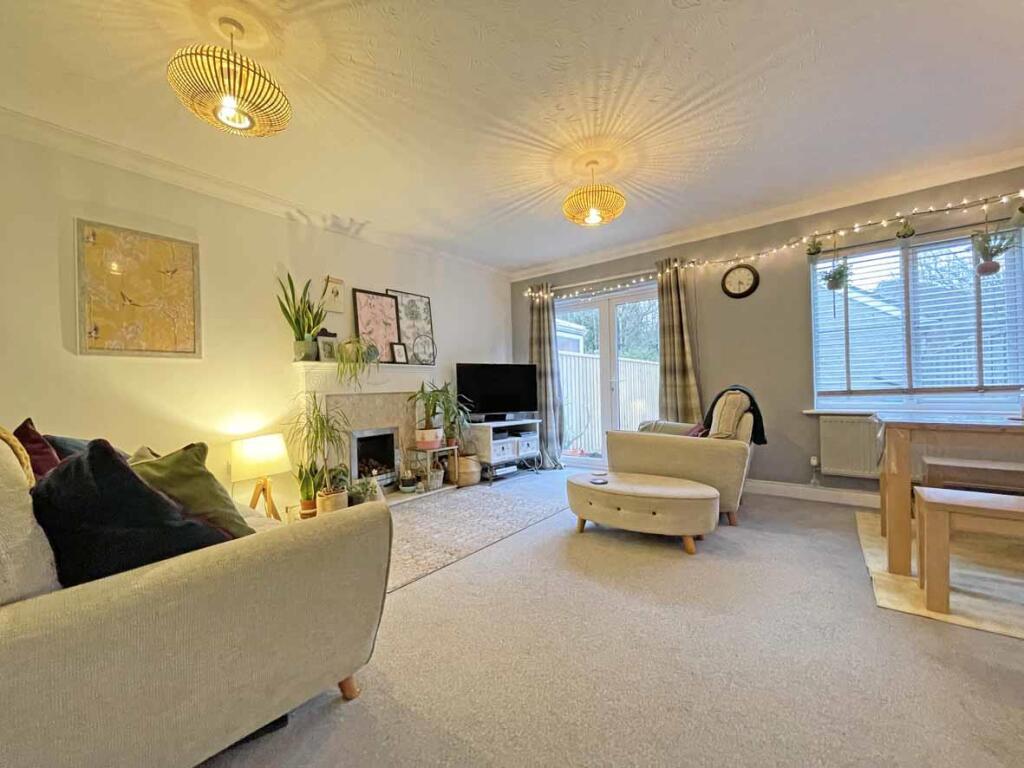 Temeraire Road 57 Living Room 1...jpg