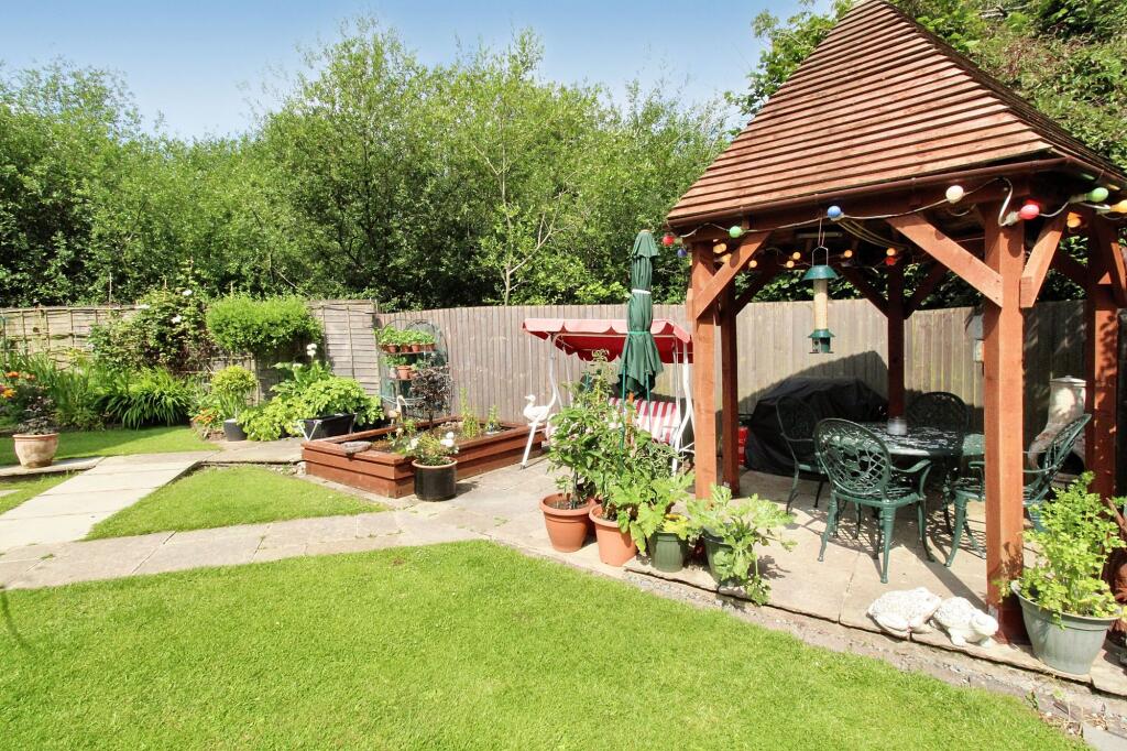HEATED PERGOLA