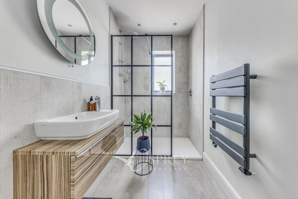 Downstairs Shower...