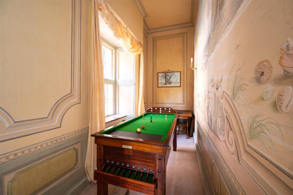 Hall/Gallery