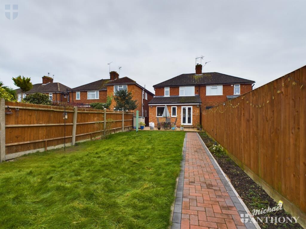 CAM03218G0-PR0513-STILL023