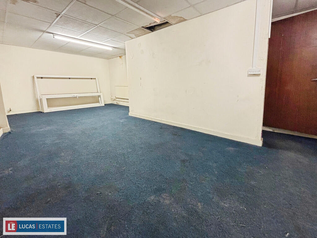 ea7a6f4f-34-4ED5-...