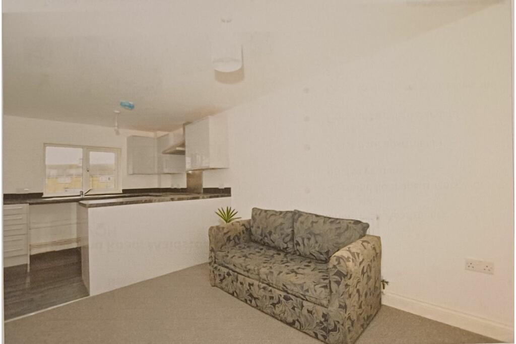 Lounge / Kitchen