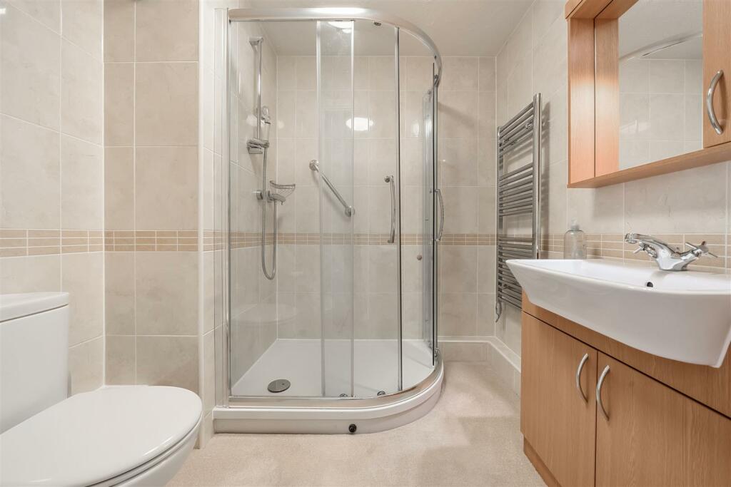 Shower Room.jpg