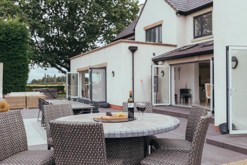 'Al Fresco' Time 
