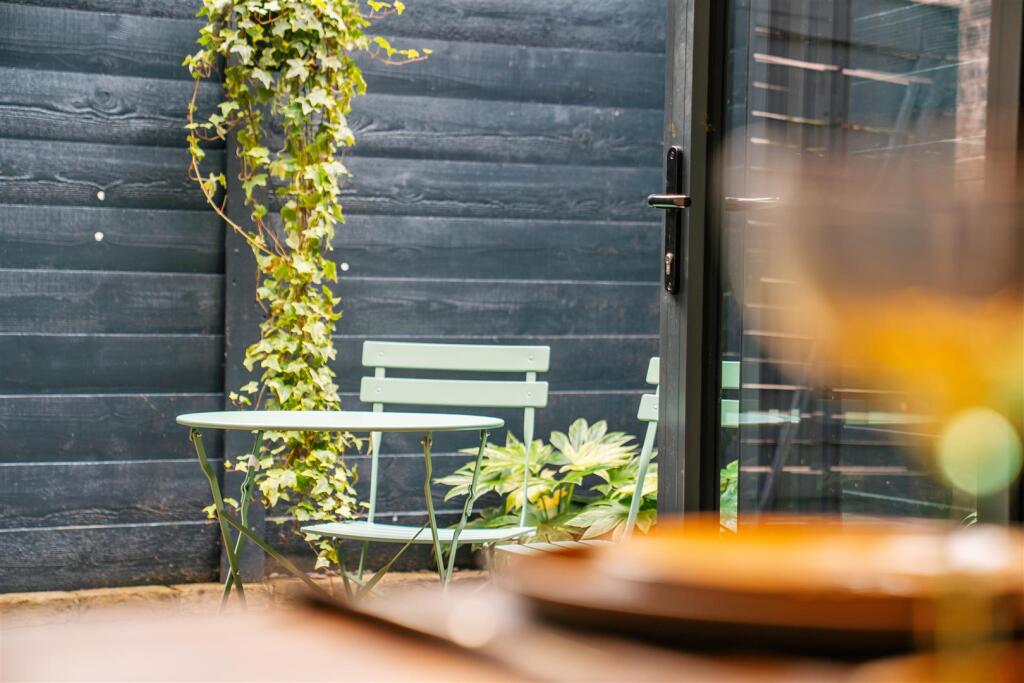 16a Garland Street [Courtyard Detail Shot].jpg