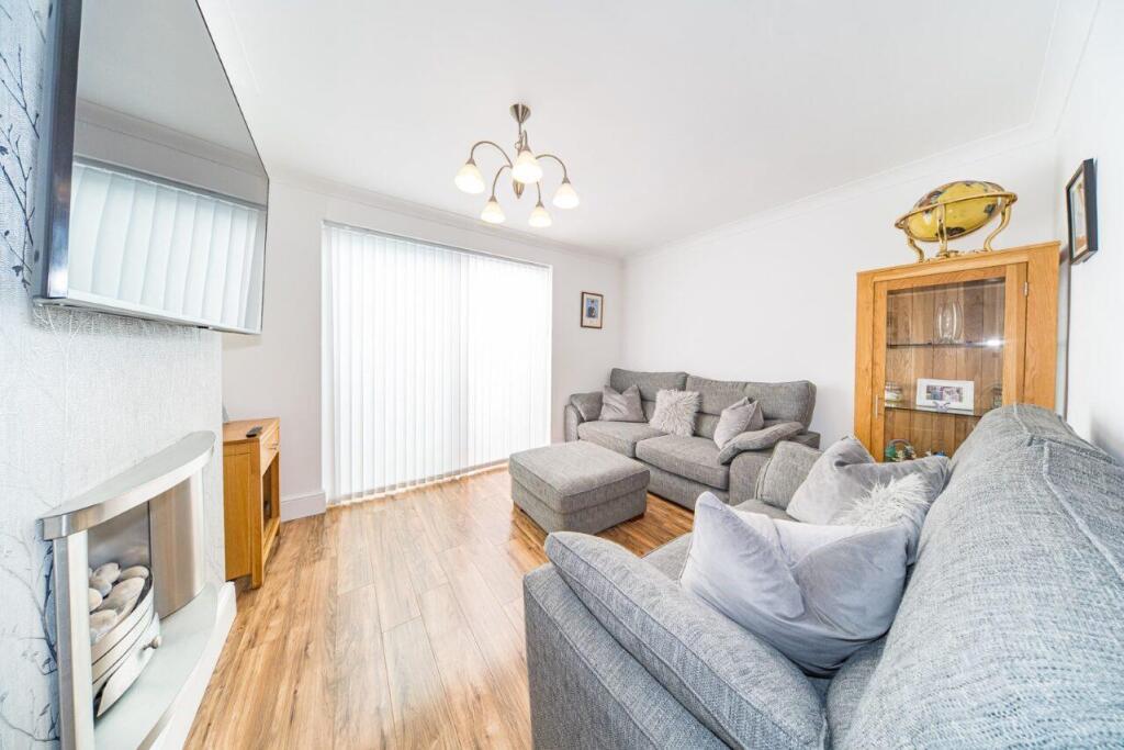 1 Longview Drive lounge.jpg