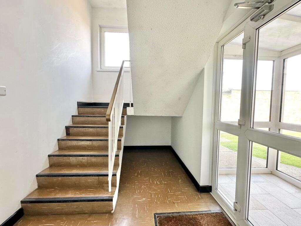 communal entrance 