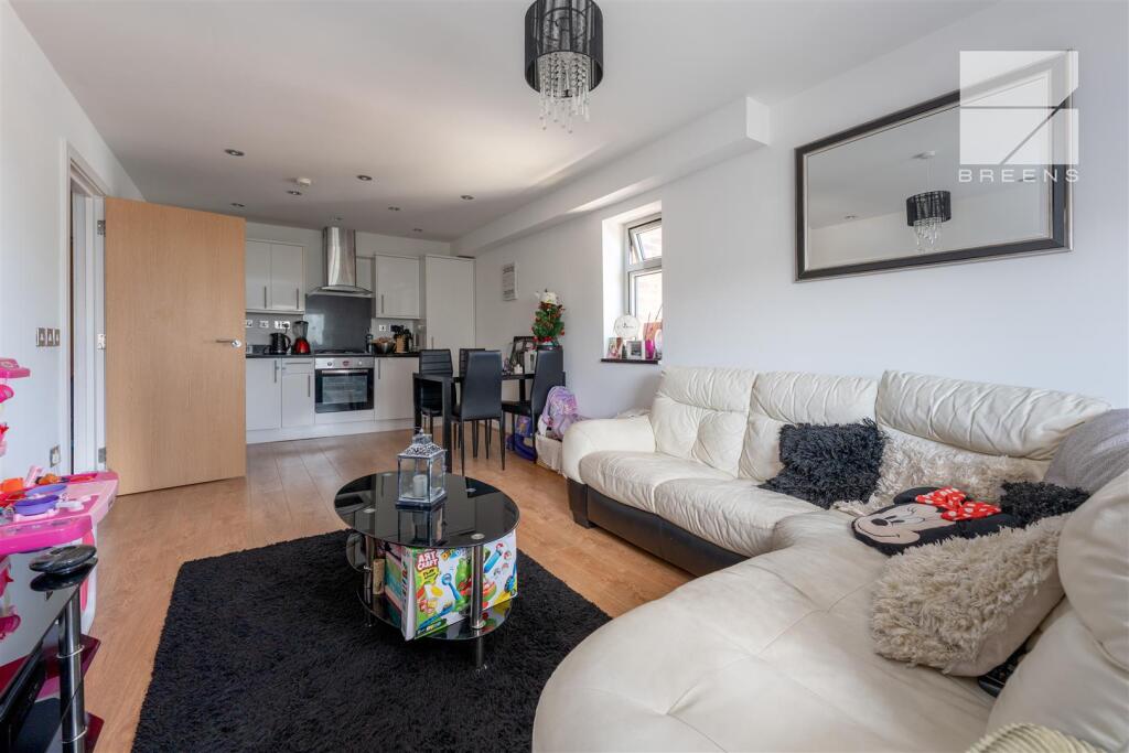 Flat 5, Capital House_0003.jpg