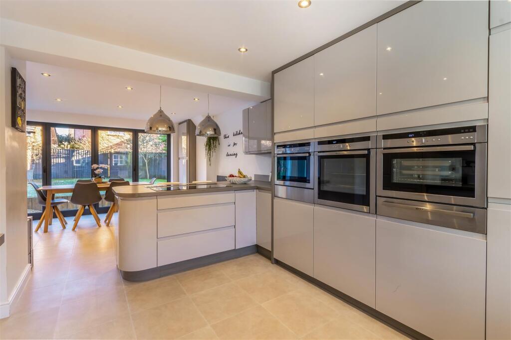 8632521-interior11.jpg