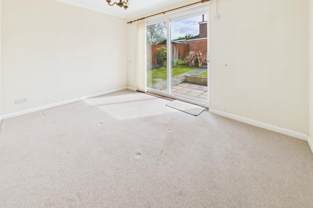 Bedroom/Dining Room