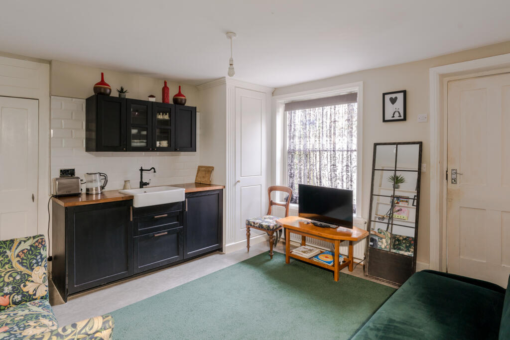 249327 - 34 Spencer Square-47.jpg