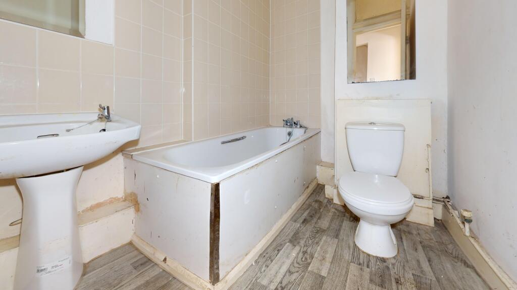 Flat A, 41 Alvington Crescent, Hackney, London, E8 2NN