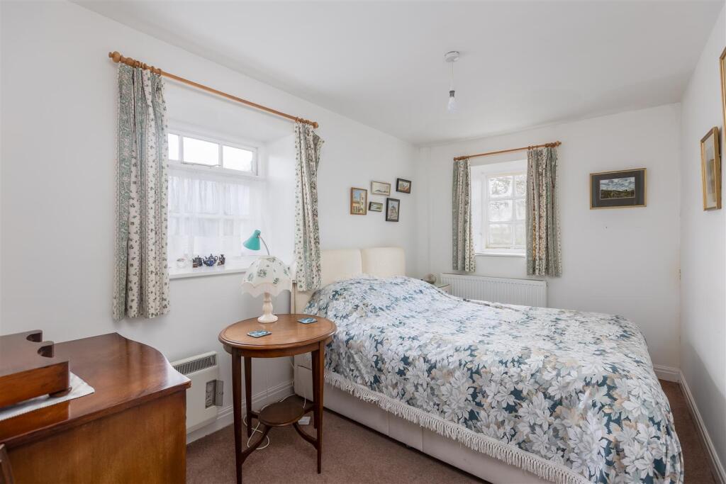 South Cottage Bedroom 5.jpg
