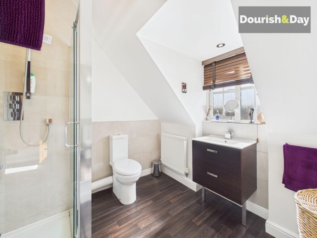 En-suite (Bedroom One)