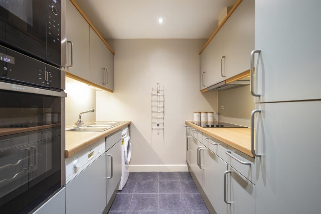 The Circle F264 -...