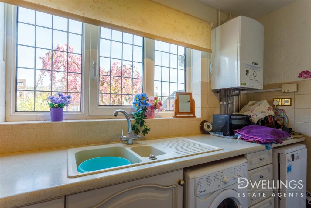DWELEST- 7 Lordswell Road, Shobnall, DE14 2TA - 00