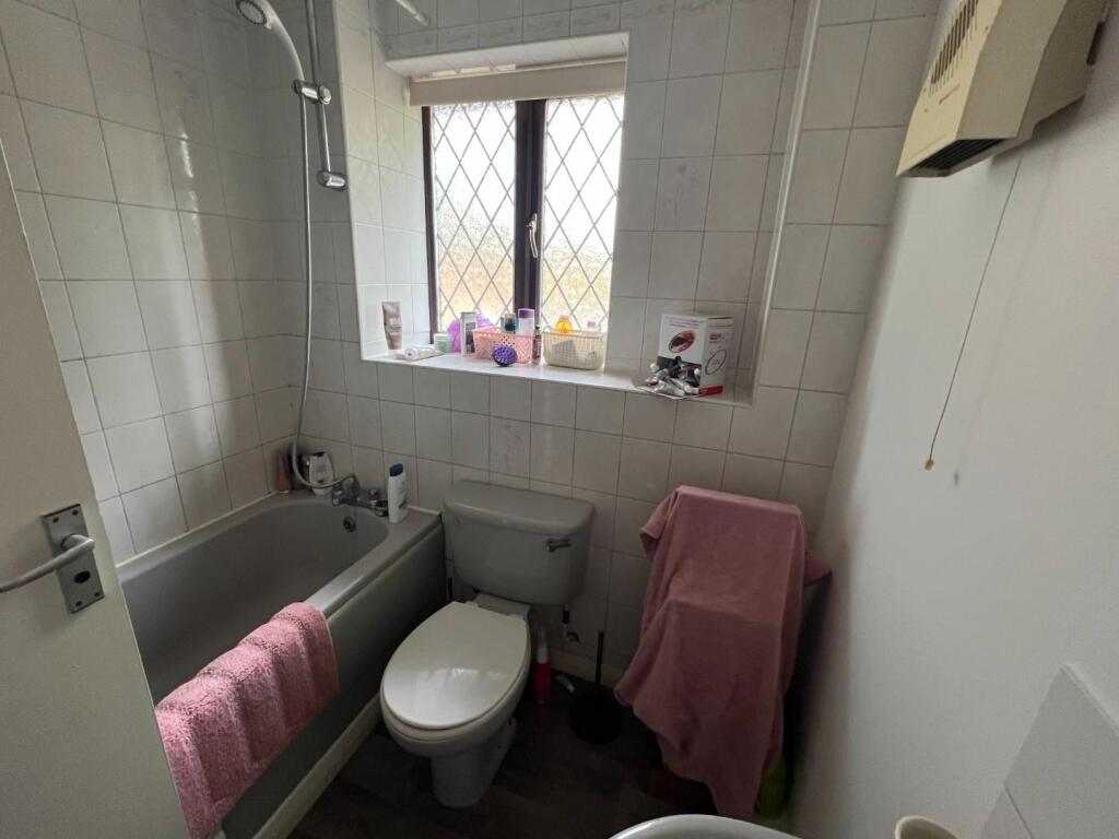 Pennycress Way Bathroom.JPG