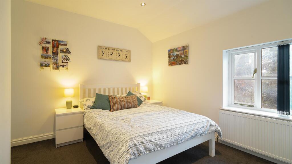 18GloucesterCres-13.jpg